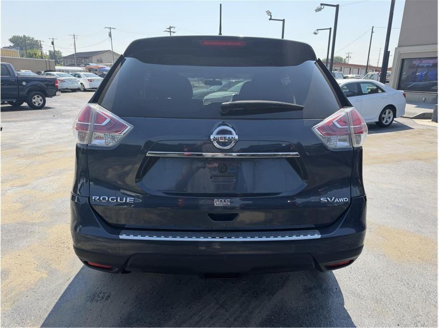 2015 Blue /No Color Nissan Rogue (5N1AT2MV6FC) with an 4-Cyl, 2.5 Liter engine, Auto, CVT Xtronic transmission, located at 607 W Columbia Drive, Kennewick, WA, 99336, (509) 987-1069, 46.216743, -119.126404- Photo#3