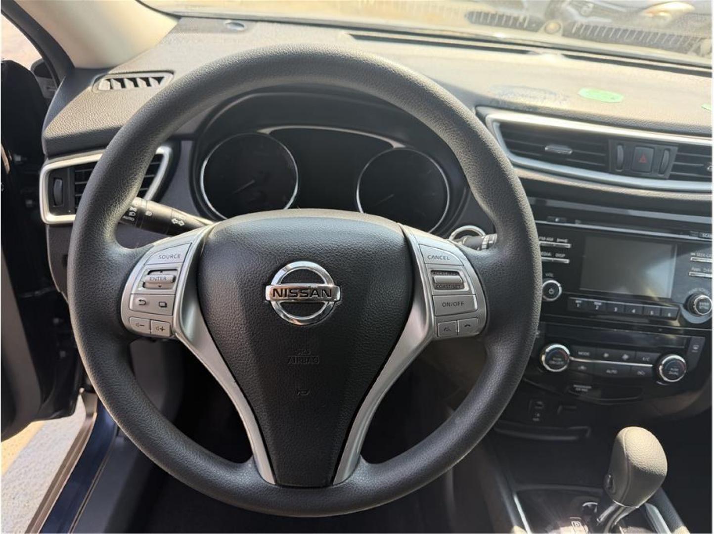 2015 Blue /No Color Nissan Rogue (5N1AT2MV6FC) with an 4-Cyl, 2.5 Liter engine, Auto, CVT Xtronic transmission, located at 607 W Columbia Drive, Kennewick, WA, 99336, (509) 987-1069, 46.216743, -119.126404- Photo#8