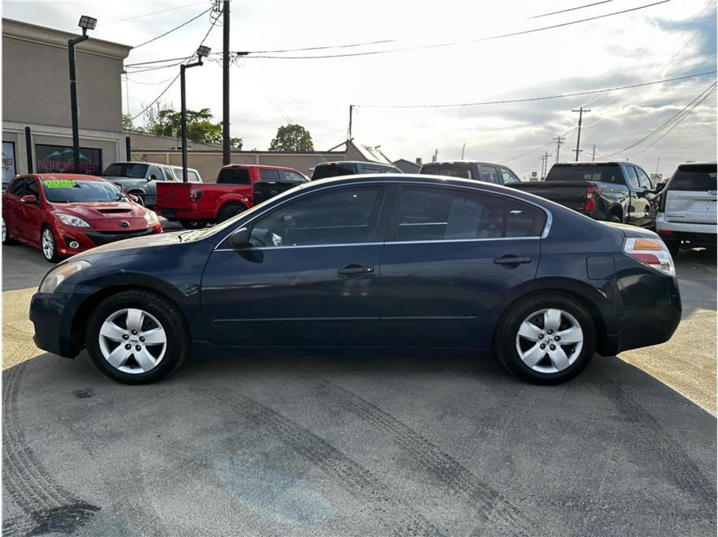 2007 Blue /No Color Nissan Altima (1N4AL21E07N) with an 4-Cyl, 2.5 Liter engine, Manual, 6-Spd transmission, located at 607 W Columbia Drive, Kennewick, WA, 99336, (509) 987-1069, 46.216743, -119.126404- Photo#1