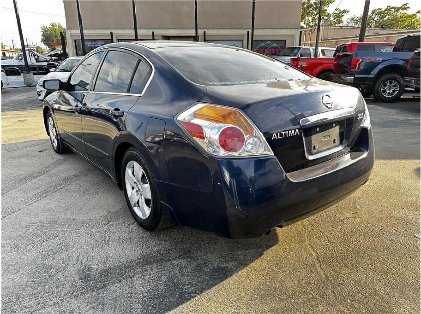 2007 Blue /No Color Nissan Altima (1N4AL21E07N) with an 4-Cyl, 2.5 Liter engine, Manual, 6-Spd transmission, located at 607 W Columbia Drive, Kennewick, WA, 99336, (509) 987-1069, 46.216743, -119.126404- Photo#2