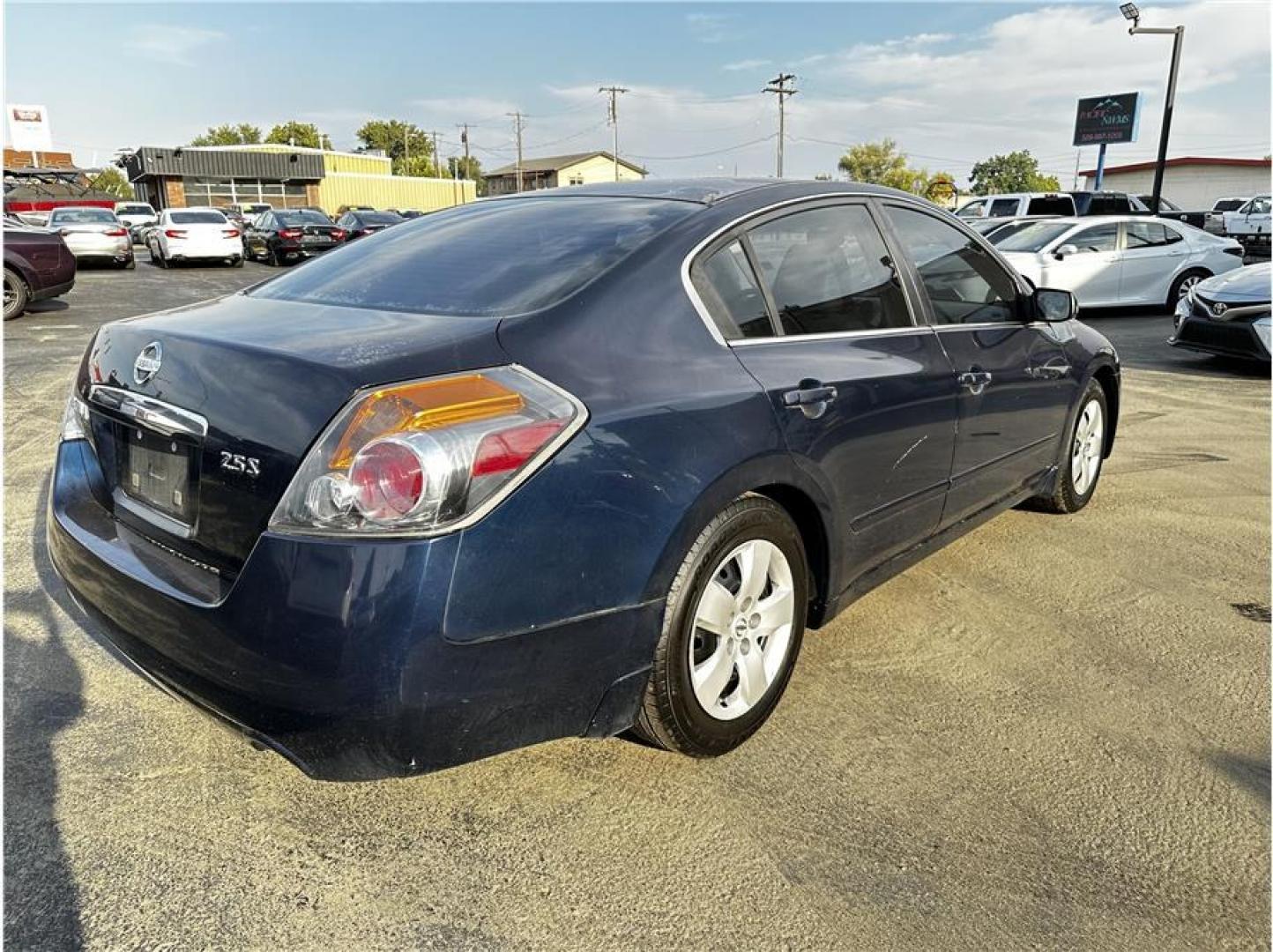 2007 Blue /No Color Nissan Altima (1N4AL21E07N) with an 4-Cyl, 2.5 Liter engine, Manual, 6-Spd transmission, located at 607 W Columbia Drive, Kennewick, WA, 99336, (509) 987-1069, 46.216743, -119.126404- Photo#4