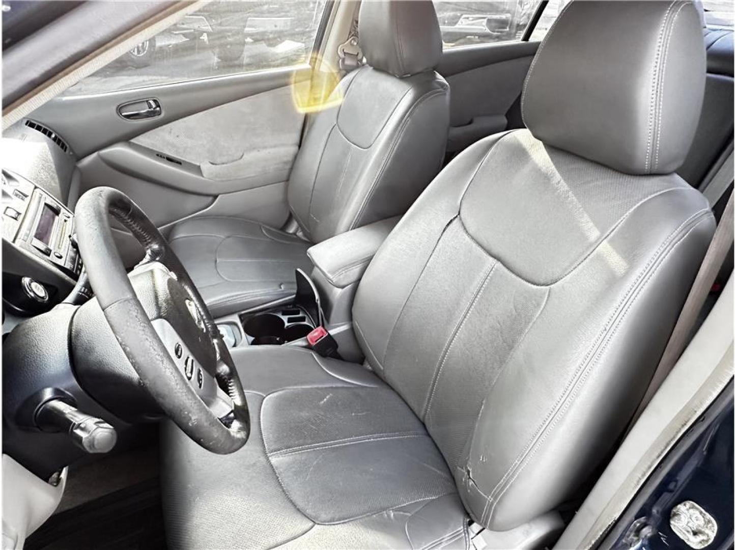 2007 Blue /No Color Nissan Altima (1N4AL21E07N) with an 4-Cyl, 2.5 Liter engine, Manual, 6-Spd transmission, located at 607 W Columbia Drive, Kennewick, WA, 99336, (509) 987-1069, 46.216743, -119.126404- Photo#7