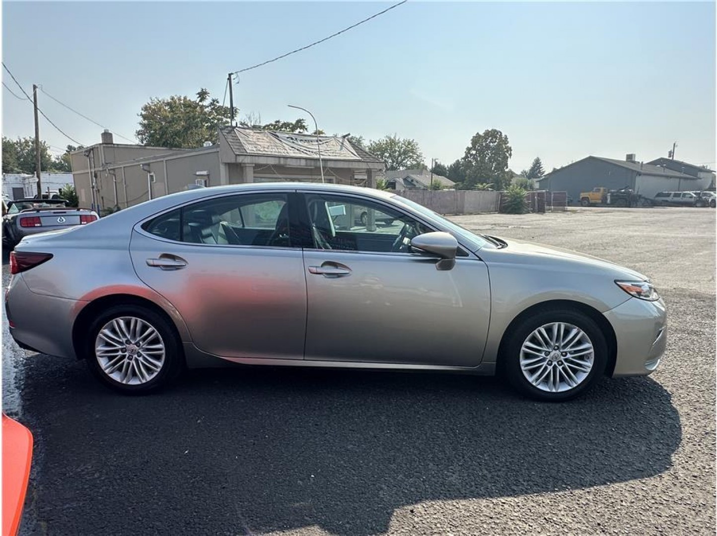 2018 Gray /No Color Lexus ES (58ABK1GG1JU) with an V6, 3.5 Liter engine, Auto, 6-Spd Seq Shft transmission, located at 607 W Columbia Drive, Kennewick, WA, 99336, (509) 987-1069, 46.216743, -119.126404- Photo#5