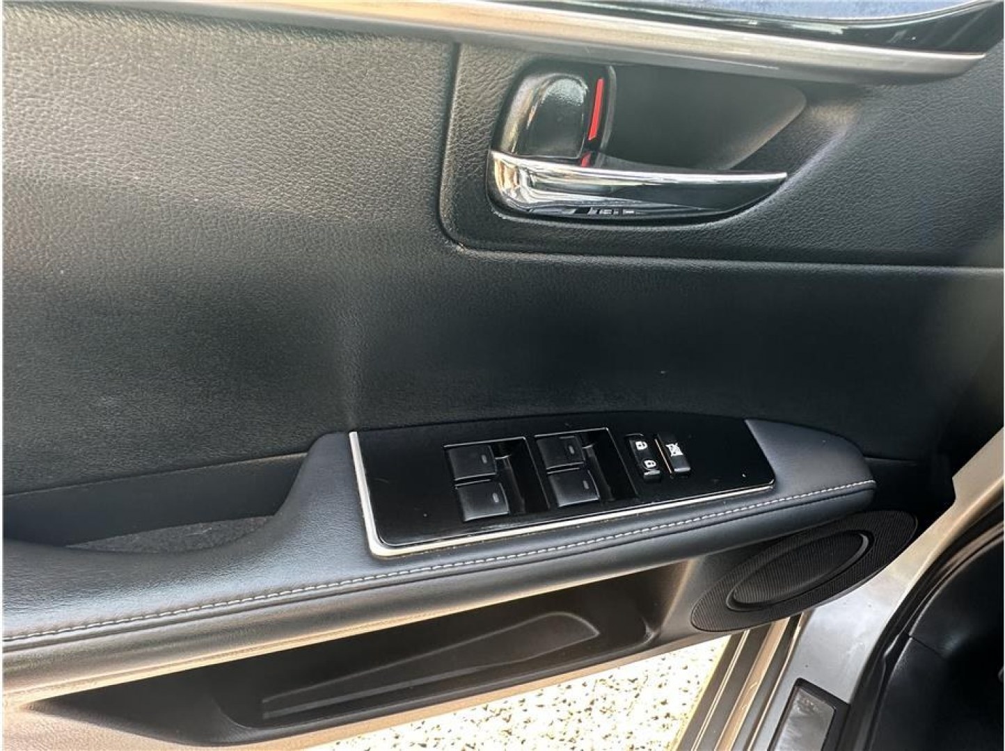 2018 Gray /No Color Lexus ES (58ABK1GG1JU) with an V6, 3.5 Liter engine, Auto, 6-Spd Seq Shft transmission, located at 607 W Columbia Drive, Kennewick, WA, 99336, (509) 987-1069, 46.216743, -119.126404- Photo#8