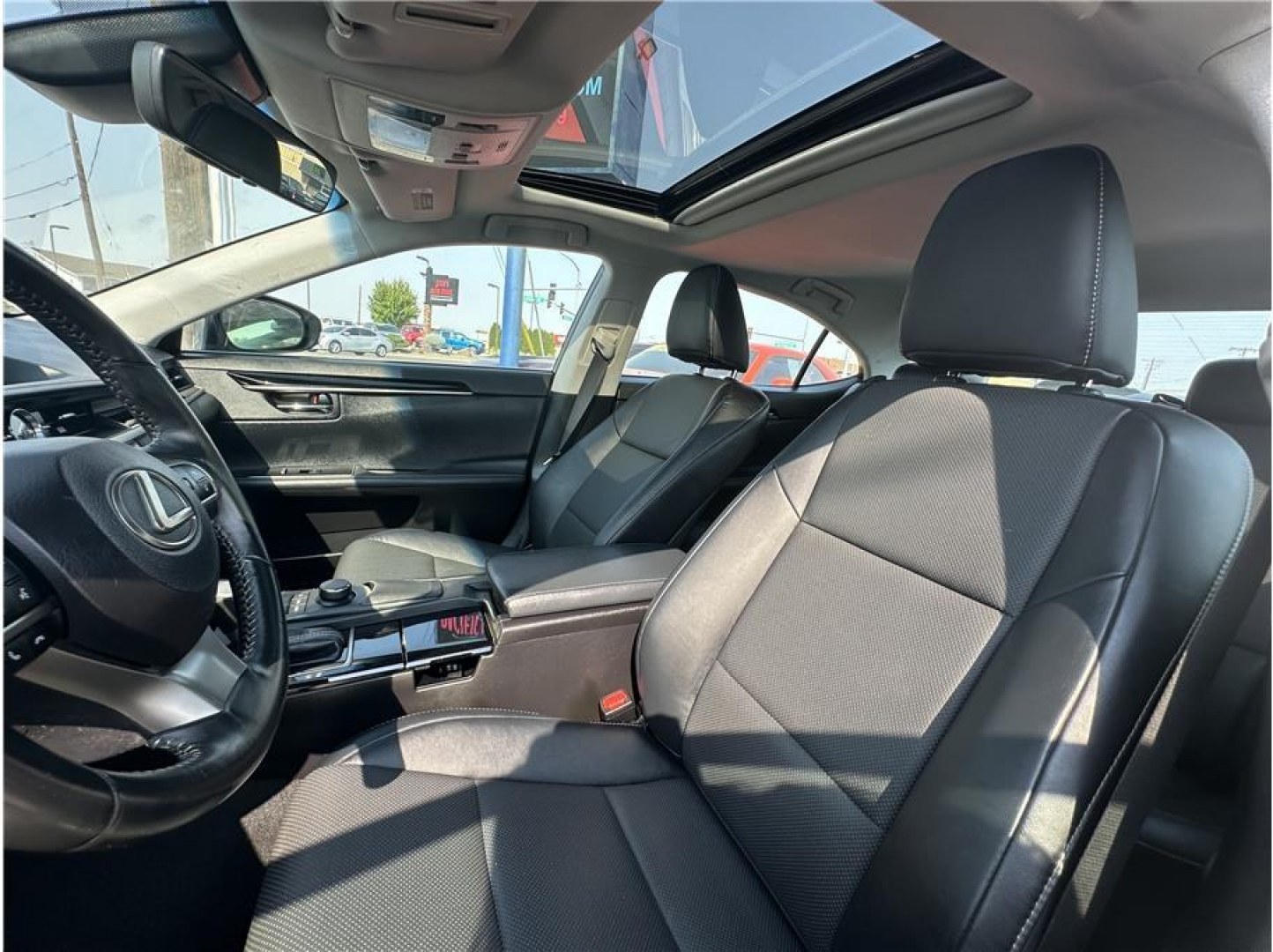2018 Gray /No Color Lexus ES (58ABK1GG1JU) with an V6, 3.5 Liter engine, Auto, 6-Spd Seq Shft transmission, located at 607 W Columbia Drive, Kennewick, WA, 99336, (509) 987-1069, 46.216743, -119.126404- Photo#10