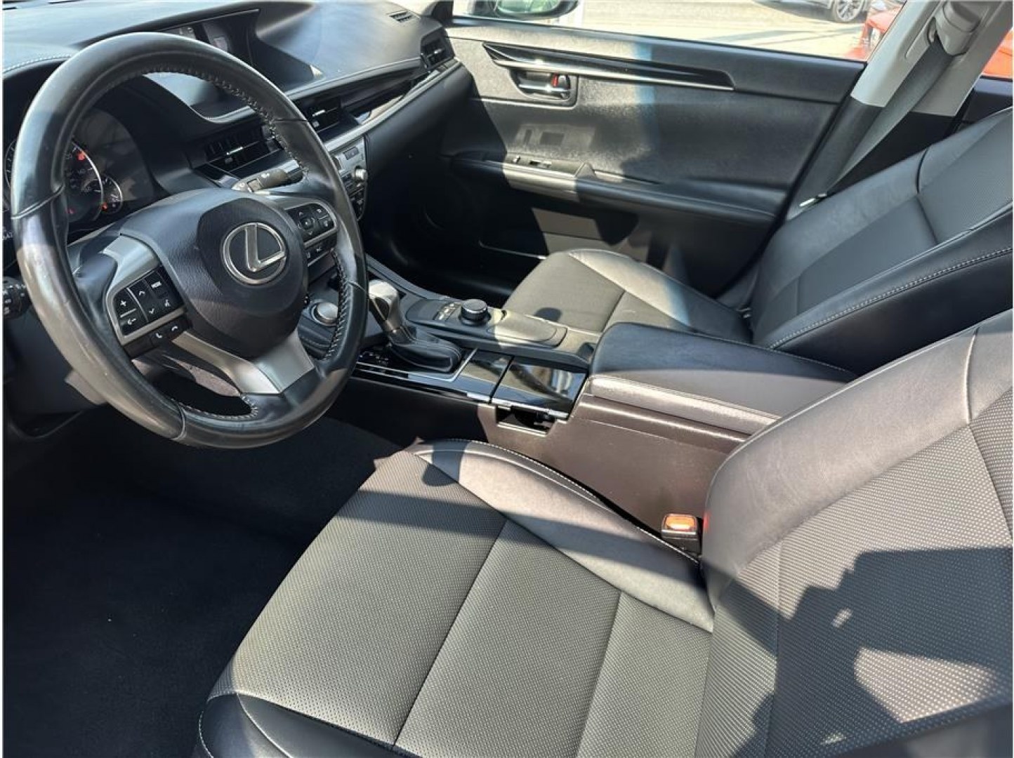 2018 Gray /No Color Lexus ES (58ABK1GG1JU) with an V6, 3.5 Liter engine, Auto, 6-Spd Seq Shft transmission, located at 607 W Columbia Drive, Kennewick, WA, 99336, (509) 987-1069, 46.216743, -119.126404- Photo#11