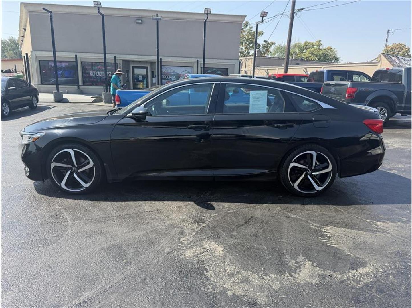 2020 Black /No Color Honda Accord (1HGCV2F32LA) with an 4-Cyl, VTEC, Turbo, 2.0 Liter engine, Automatic, 10-Spd transmission, located at 607 W Columbia Drive, Kennewick, WA, 99336, (509) 987-1069, 46.216743, -119.126404- Photo#1