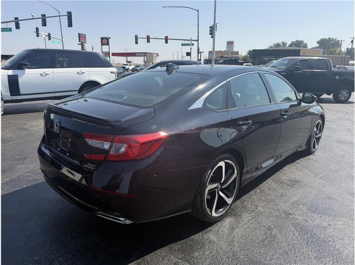 2020 Black /No Color Honda Accord (1HGCV2F32LA) with an 4-Cyl, VTEC, Turbo, 2.0 Liter engine, Automatic, 10-Spd transmission, located at 607 W Columbia Drive, Kennewick, WA, 99336, (509) 987-1069, 46.216743, -119.126404- Photo#4