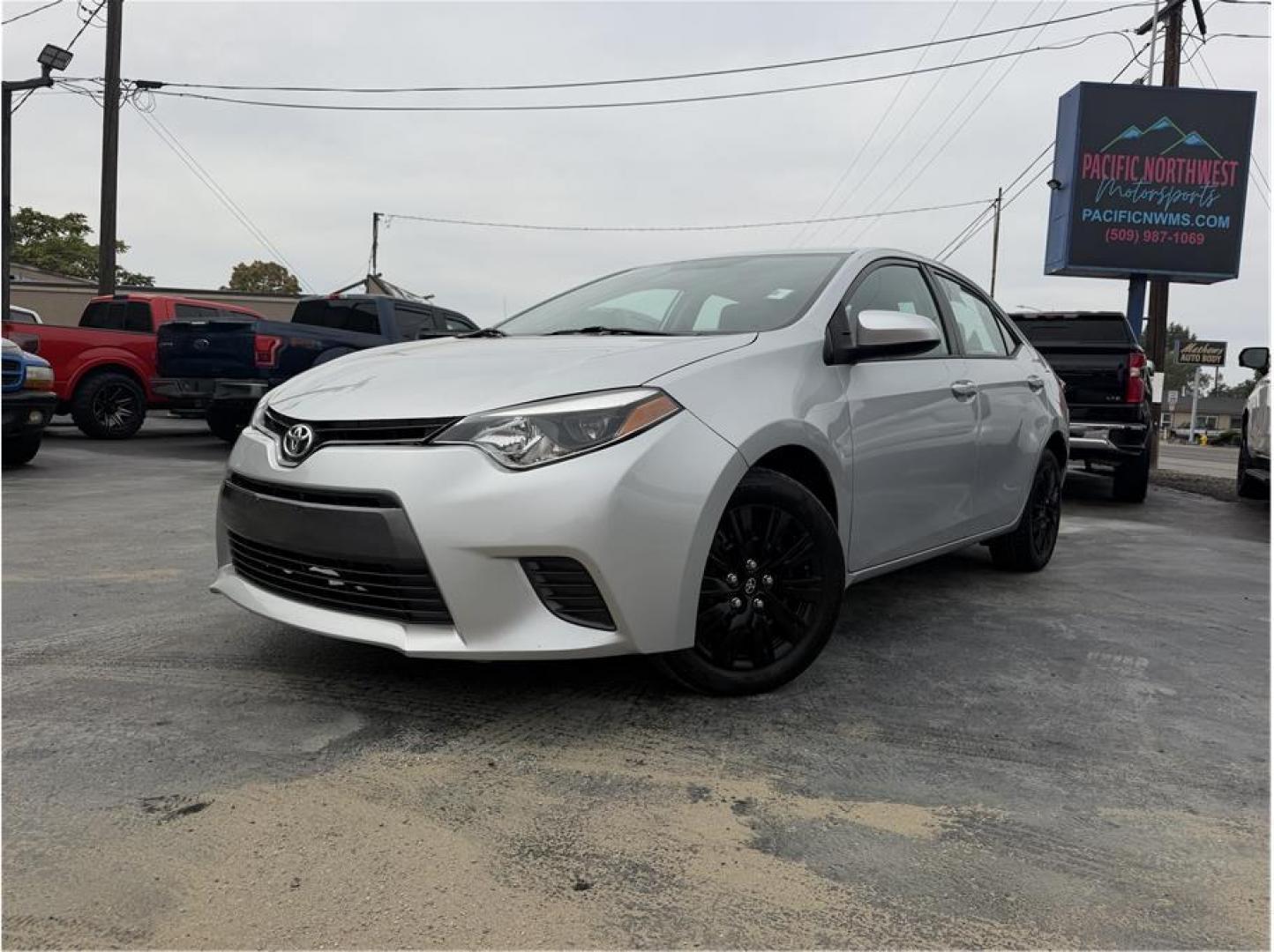2015 Silver /No Color Toyota Corolla (2T1BURHE0FC) with an 4-Cyl, 1.8 Liter engine, Automatic, CVTi-S transmission, located at 607 W Columbia Drive, Kennewick, WA, 99336, (509) 987-1069, 46.216743, -119.126404- Photo#0