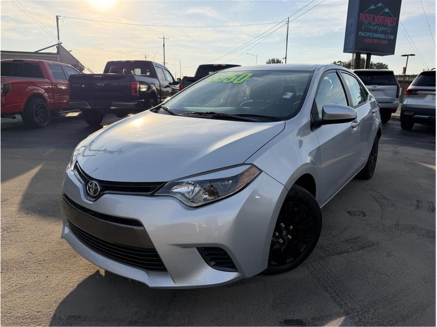 2015 Silver /No Color Toyota Corolla (2T1BURHE0FC) with an 4-Cyl, 1.8 Liter engine, Automatic, CVTi-S transmission, located at 607 W Columbia Drive, Kennewick, WA, 99336, (509) 987-1069, 46.216743, -119.126404- Photo#1