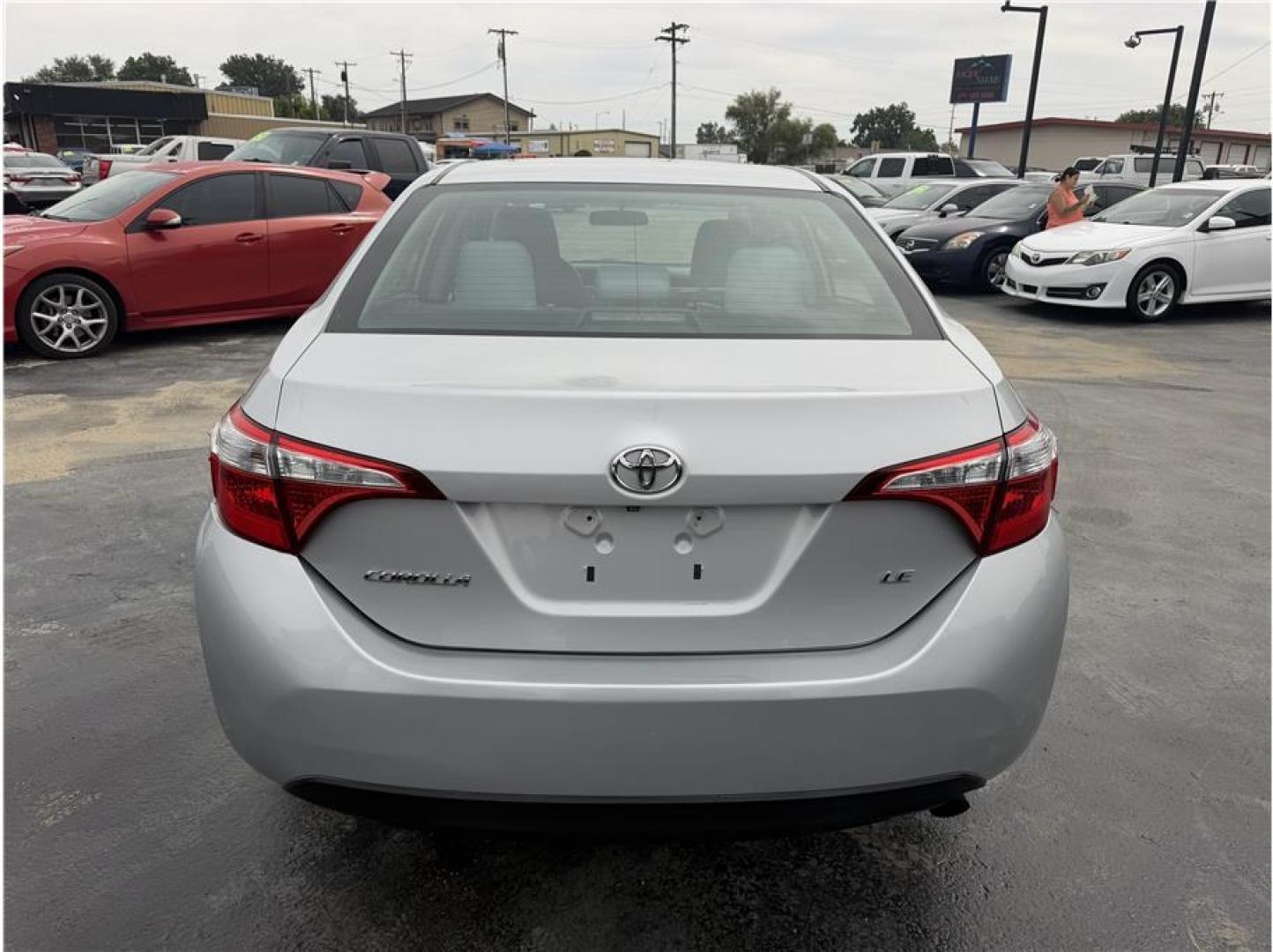 2015 Silver /No Color Toyota Corolla (2T1BURHE0FC) with an 4-Cyl, 1.8 Liter engine, Automatic, CVTi-S transmission, located at 607 W Columbia Drive, Kennewick, WA, 99336, (509) 987-1069, 46.216743, -119.126404- Photo#4
