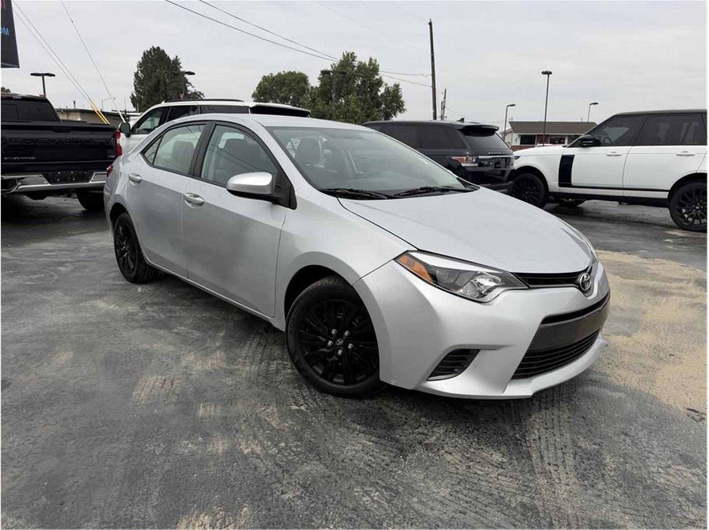 2015 Silver /No Color Toyota Corolla (2T1BURHE0FC) with an 4-Cyl, 1.8 Liter engine, Automatic, CVTi-S transmission, located at 607 W Columbia Drive, Kennewick, WA, 99336, (509) 987-1069, 46.216743, -119.126404- Photo#7