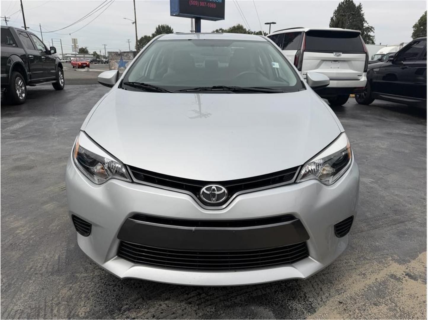 2015 Silver /No Color Toyota Corolla (2T1BURHE0FC) with an 4-Cyl, 1.8 Liter engine, Automatic, CVTi-S transmission, located at 607 W Columbia Drive, Kennewick, WA, 99336, (509) 987-1069, 46.216743, -119.126404- Photo#8