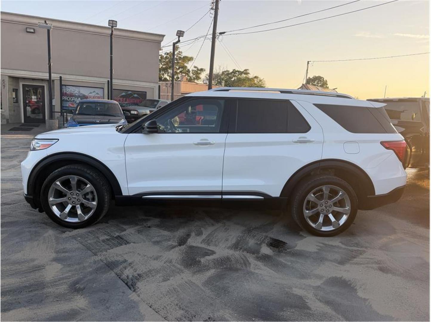 2020 White /No Color Ford Explorer (1FM5K8HC7LG) with an V6, EcoBoost, Twin Turbo, 3.0 Liter engine, Automatic, 10-Spd w/SelectShift transmission, located at 607 W Columbia Drive, Kennewick, WA, 99336, (509) 987-1069, 46.216743, -119.126404- Photo#1