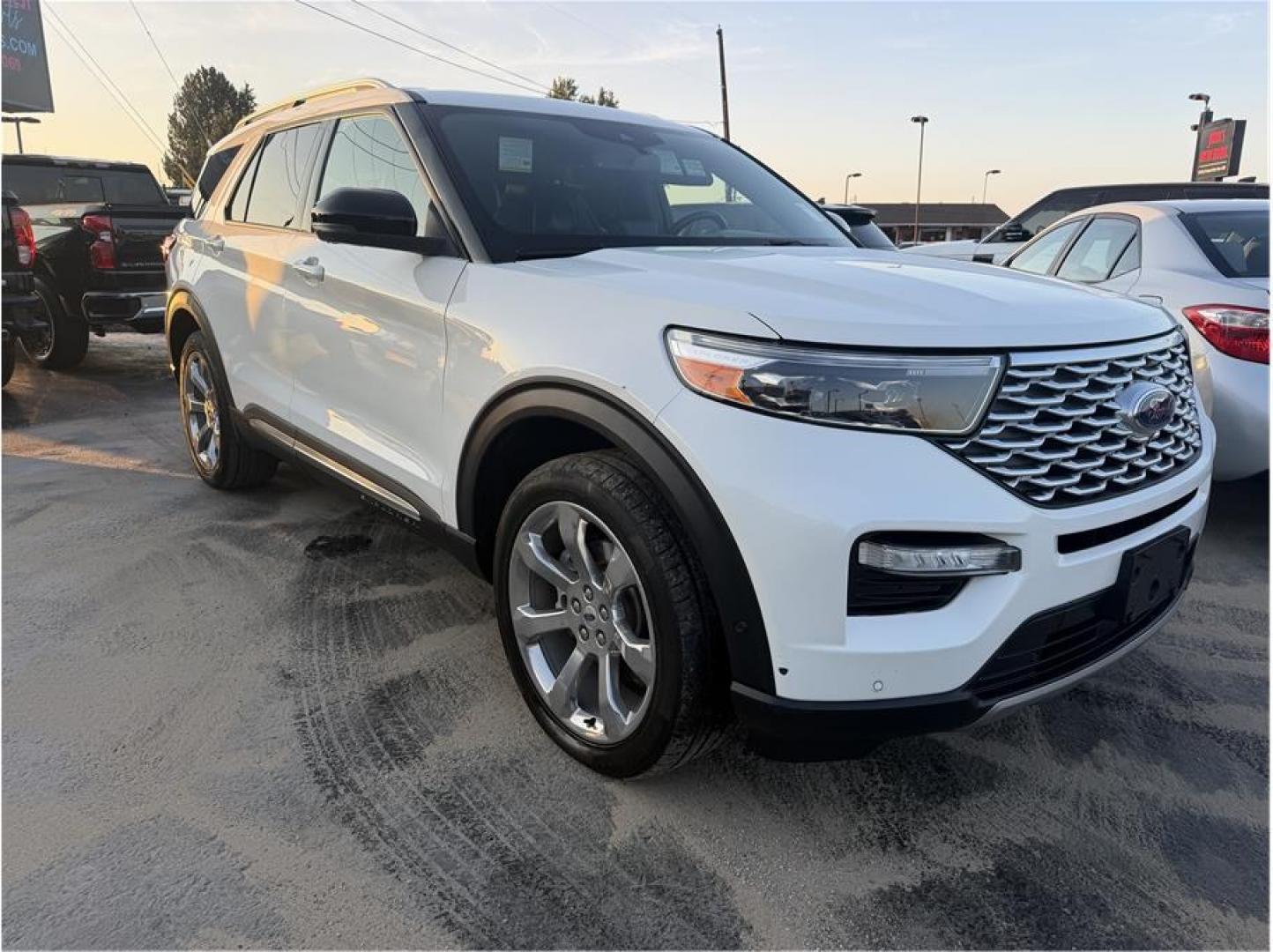 2020 White /No Color Ford Explorer (1FM5K8HC7LG) with an V6, EcoBoost, Twin Turbo, 3.0 Liter engine, Automatic, 10-Spd w/SelectShift transmission, located at 607 W Columbia Drive, Kennewick, WA, 99336, (509) 987-1069, 46.216743, -119.126404- Photo#6
