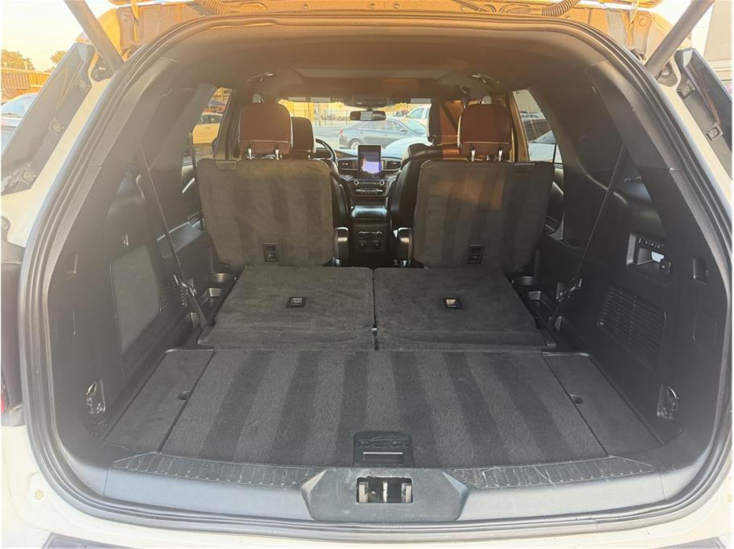 2020 White /No Color Ford Explorer (1FM5K8HC7LG) with an V6, EcoBoost, Twin Turbo, 3.0 Liter engine, Automatic, 10-Spd w/SelectShift transmission, located at 607 W Columbia Drive, Kennewick, WA, 99336, (509) 987-1069, 46.216743, -119.126404- Photo#15
