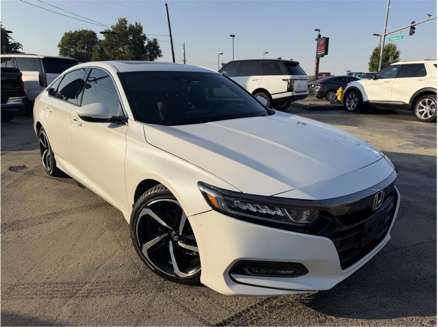 2019 White /No Color Honda Accord (1HGCV2F32KA) with an 4-Cyl, VTEC, Turbo, 2.0 Liter engine, Automatic, 10-Spd transmission, located at 607 W Columbia Drive, Kennewick, WA, 99336, (509) 987-1069, 46.216743, -119.126404- Photo#6