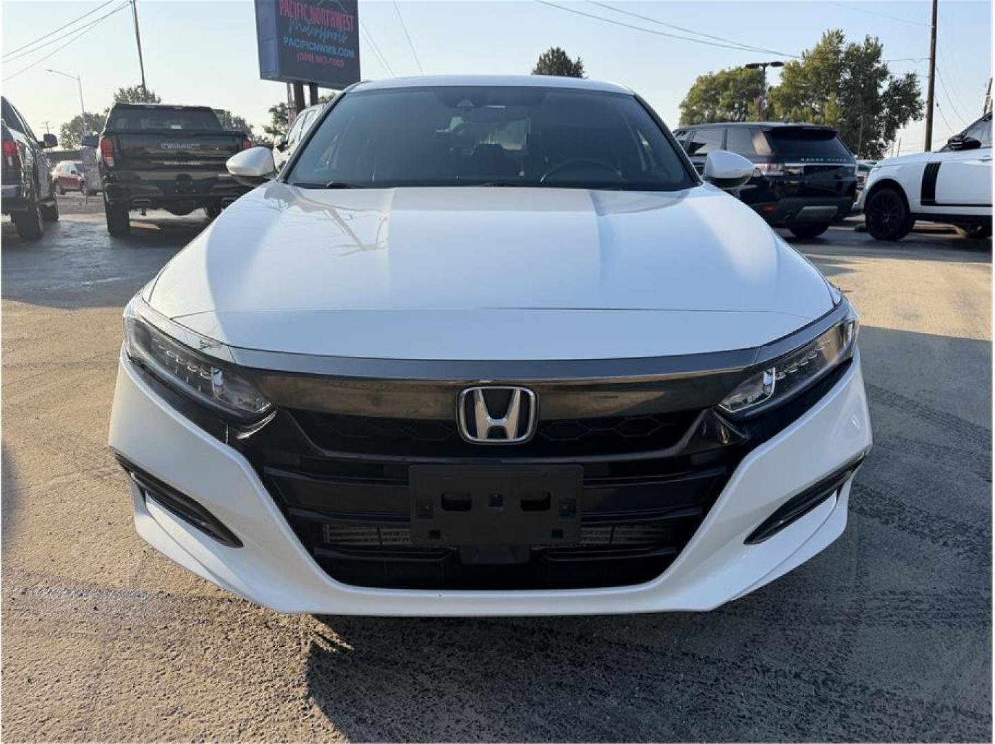 2019 White /No Color Honda Accord (1HGCV2F32KA) with an 4-Cyl, VTEC, Turbo, 2.0 Liter engine, Automatic, 10-Spd transmission, located at 607 W Columbia Drive, Kennewick, WA, 99336, (509) 987-1069, 46.216743, -119.126404- Photo#7