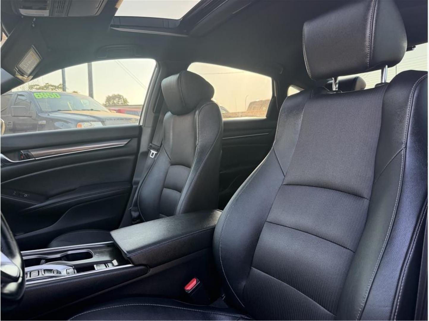 2019 White /No Color Honda Accord (1HGCV2F32KA) with an 4-Cyl, VTEC, Turbo, 2.0 Liter engine, Automatic, 10-Spd transmission, located at 607 W Columbia Drive, Kennewick, WA, 99336, (509) 987-1069, 46.216743, -119.126404- Photo#15