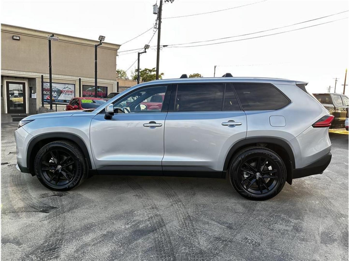 2024 No Color /No Color Toyota Grand Highlander Hybrid (5TDADAB50RS) with an 4-Cyl, Hybrid, Turbo, 2.4 Liter engine, Automatic, 6-Spd transmission, located at 607 W Columbia Drive, Kennewick, WA, 99336, (509) 987-1069, 46.216743, -119.126404- Photo#1