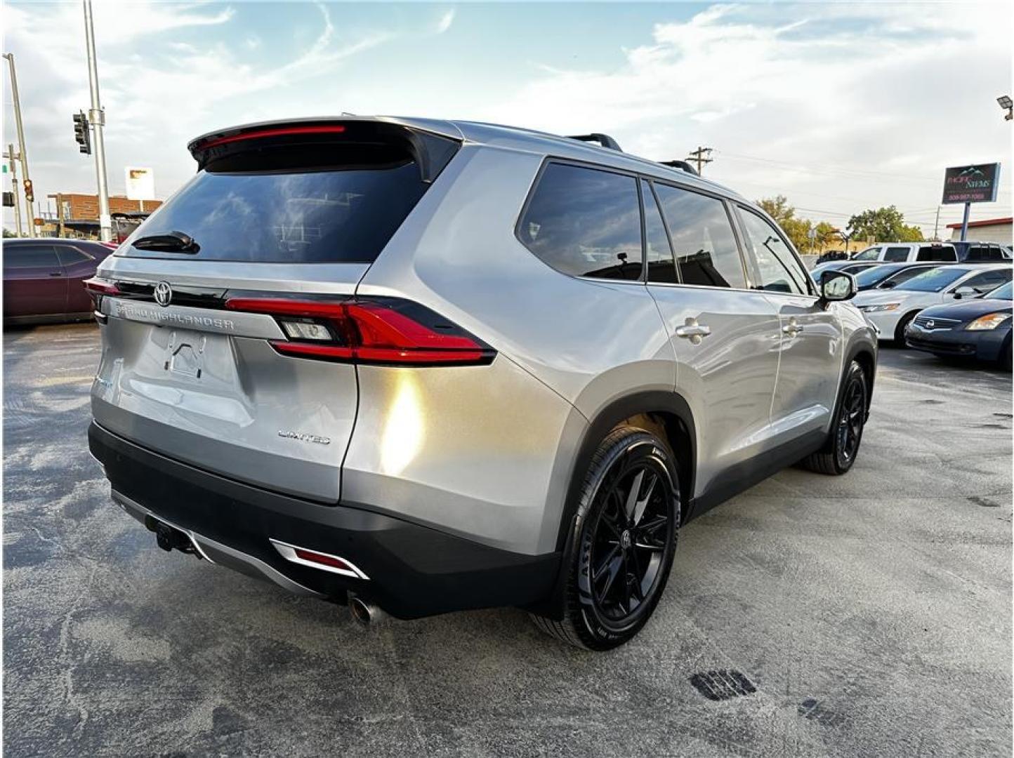 2024 No Color /No Color Toyota Grand Highlander Hybrid (5TDADAB50RS) with an 4-Cyl, Hybrid, Turbo, 2.4 Liter engine, Automatic, 6-Spd transmission, located at 607 W Columbia Drive, Kennewick, WA, 99336, (509) 987-1069, 46.216743, -119.126404- Photo#4
