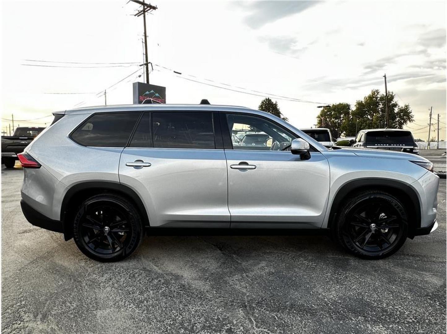 2024 No Color /No Color Toyota Grand Highlander Hybrid (5TDADAB50RS) with an 4-Cyl, Hybrid, Turbo, 2.4 Liter engine, Automatic, 6-Spd transmission, located at 607 W Columbia Drive, Kennewick, WA, 99336, (509) 987-1069, 46.216743, -119.126404- Photo#5