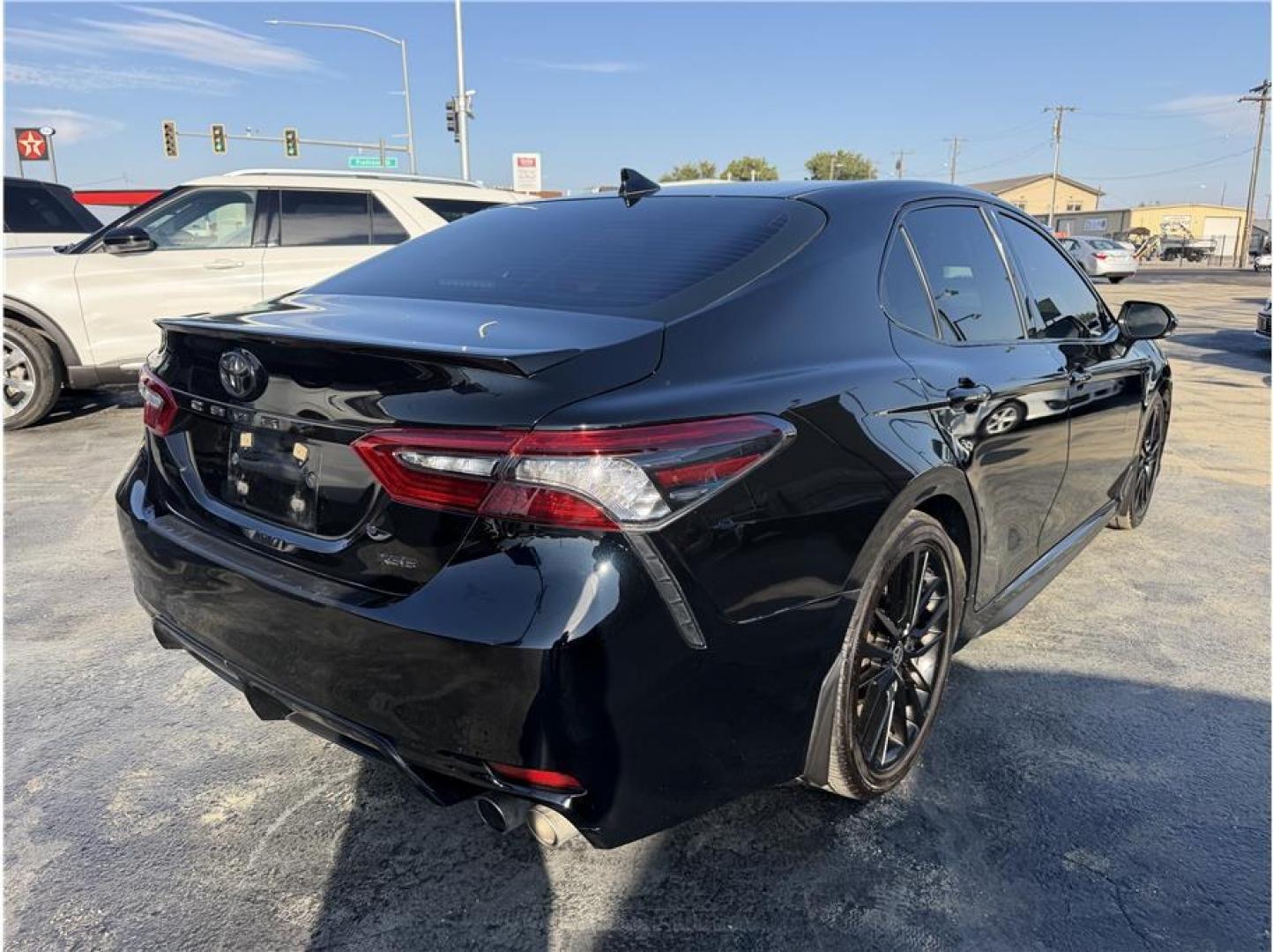 2021 Black /No Color Toyota Camry (4T1K61AK8MU) with an 4-Cyl, 2.5 Liter engine, Automatic, 8-Spd w/Sequential Shift transmission, located at 607 W Columbia Drive, Kennewick, WA, 99336, (509) 987-1069, 46.216743, -119.126404- Photo#4