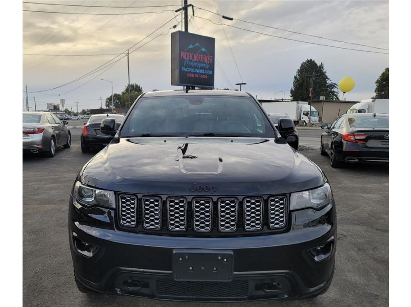 2018 Black /No Color Jeep Grand Cherokee (1C4RJFAG8JC) with an V6, VVT, 3.6 Liter engine, Automatic, 8-Spd transmission, located at 607 W Columbia Drive, Kennewick, WA, 99336, (509) 987-1069, 46.216743, -119.126404- Photo#3