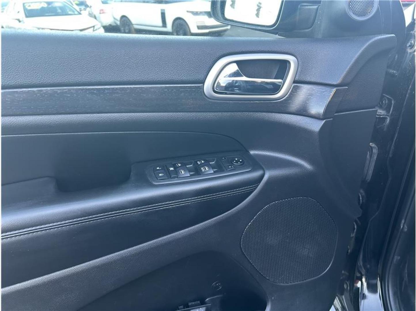 2018 Black /No Color Jeep Grand Cherokee (1C4RJFAG8JC) with an V6, VVT, 3.6 Liter engine, Automatic, 8-Spd transmission, located at 607 W Columbia Drive, Kennewick, WA, 99336, (509) 987-1069, 46.216743, -119.126404- Photo#7