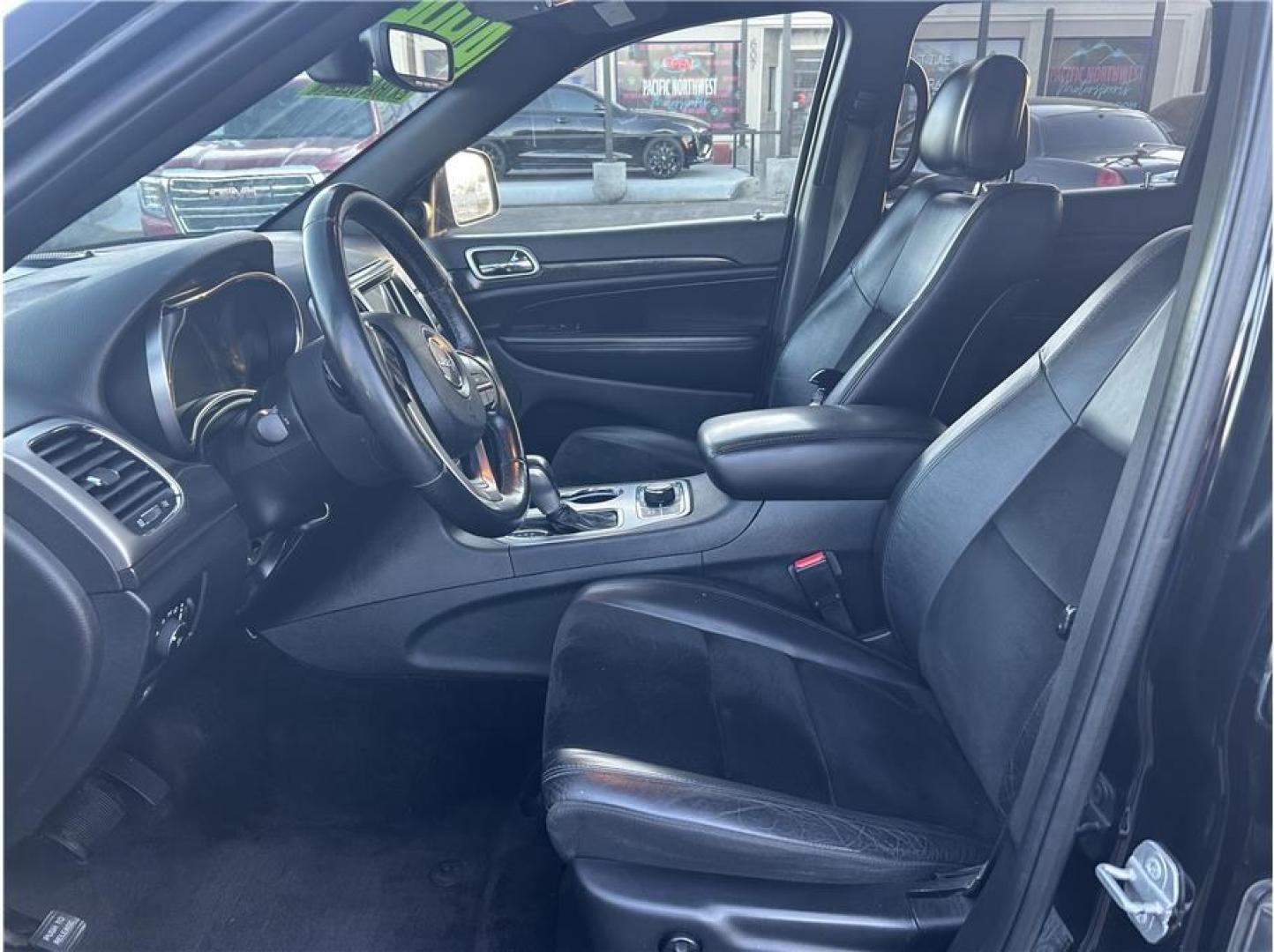 2018 Black /No Color Jeep Grand Cherokee (1C4RJFAG8JC) with an V6, VVT, 3.6 Liter engine, Automatic, 8-Spd transmission, located at 607 W Columbia Drive, Kennewick, WA, 99336, (509) 987-1069, 46.216743, -119.126404- Photo#8