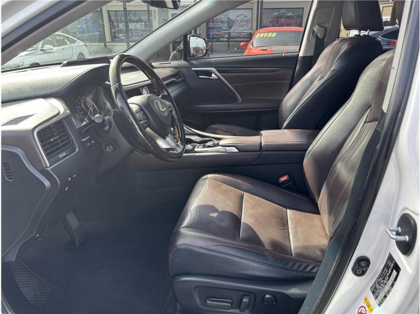 2016 White /No Color Lexus RX (JTJBZMCAXG2) with an V6, 3.5 Liter engine, Automatic, 8-Spd transmission, located at 607 W Columbia Drive, Kennewick, WA, 99336, (509) 987-1069, 46.216743, -119.126404- Photo#5