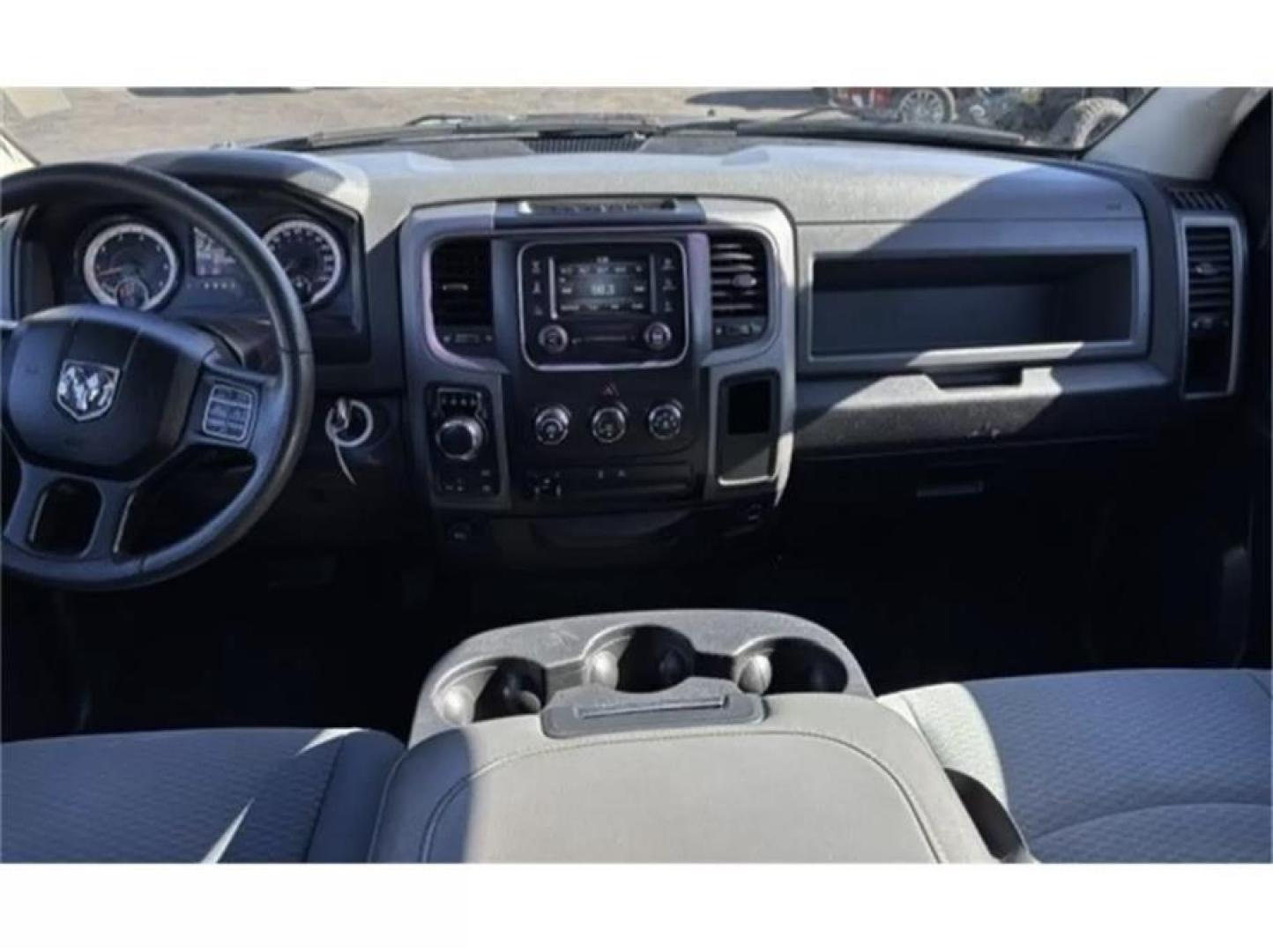 2018 Black /No Color Ram 1500 Quad Cab (1C6RR7FT7JS) with an V8, HEMI, 5.7 Liter engine, Automatic, 8-Spd transmission, located at 607 W Columbia Drive, Kennewick, WA, 99336, (509) 987-1069, 46.216743, -119.126404- Photo#8