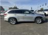 2017 Silver /No Color Toyota Highlander (5TDDZRFH1HS) with an V6, 3.5 Liter engine, Automatic, 8-Spd transmission, located at 607 W Columbia Drive, Kennewick, WA, 99336, (509) 987-1069, 46.216743, -119.126404- Photo#3