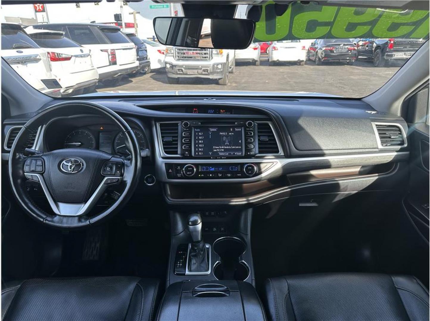 2017 Silver /No Color Toyota Highlander (5TDDZRFH1HS) with an V6, 3.5 Liter engine, Automatic, 8-Spd transmission, located at 607 W Columbia Drive, Kennewick, WA, 99336, (509) 987-1069, 46.216743, -119.126404- Photo#17