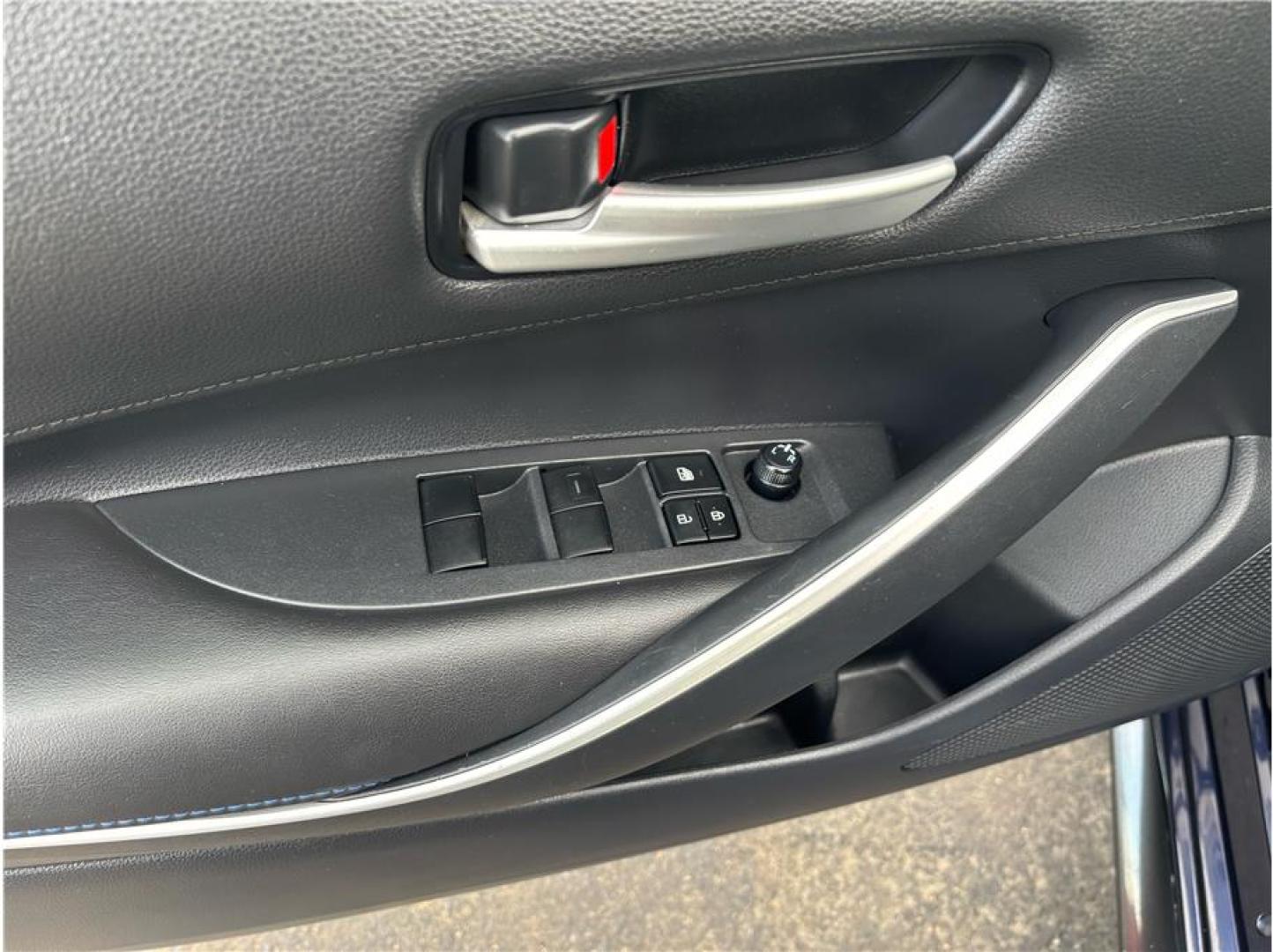 2020 Blue /No Color Toyota Corolla (JTDS4RCE4LJ) with an 4-Cyl, 2.0 Liter engine, Automatic, CVT w/Dynamic Shift transmission, located at 607 W Columbia Drive, Kennewick, WA, 99336, (509) 987-1069, 46.216743, -119.126404- Photo#9