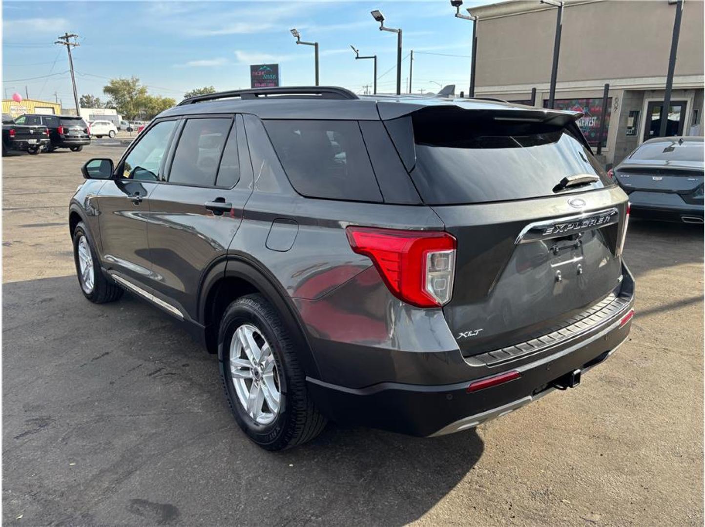 2020 Gray /No Color Ford Explorer (1FMSK8DH4LG) with an 4-Cyl, EcoBoost, Turbo, 2.3 Liter engine, Automatic, 10-Spd w/SelectShift transmission, located at 607 W Columbia Drive, Kennewick, WA, 99336, (509) 987-1069, 46.216743, -119.126404- Photo#2