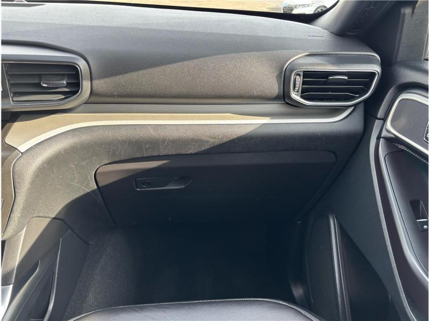 2020 Gray /No Color Ford Explorer (1FMSK8DH4LG) with an 4-Cyl, EcoBoost, Turbo, 2.3 Liter engine, Automatic, 10-Spd w/SelectShift transmission, located at 607 W Columbia Drive, Kennewick, WA, 99336, (509) 987-1069, 46.216743, -119.126404- Photo#13