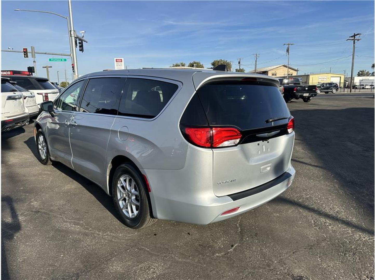 2023 Silver /No Color Chrysler Voyager (2C4RC1CG9PR) with an V6, 3.6 Liter engine, Automatic, 9-Spd transmission, located at 607 W Columbia Drive, Kennewick, WA, 99336, (509) 987-1069, 46.216743, -119.126404- Photo#8