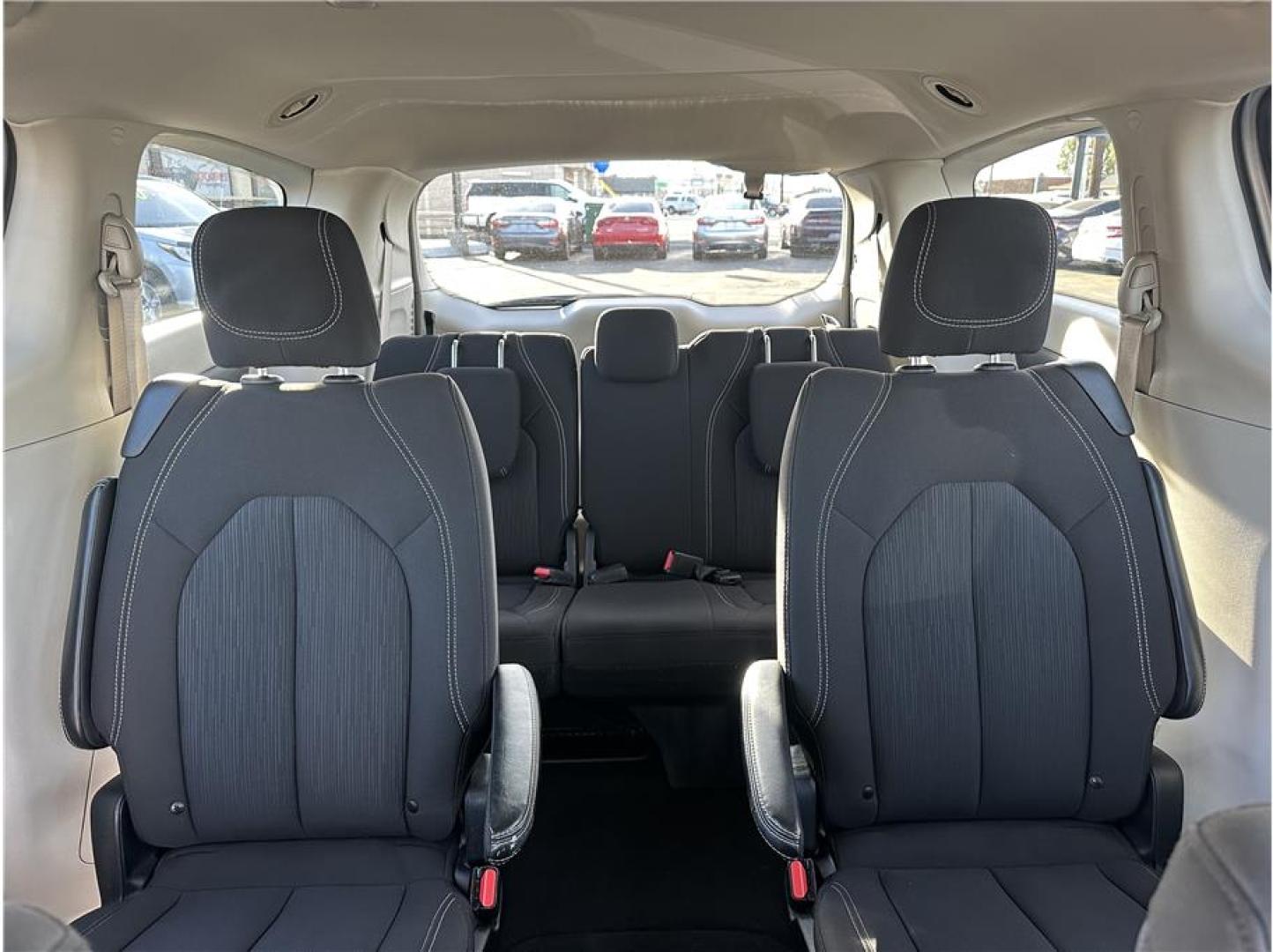 2023 Silver /No Color Chrysler Voyager (2C4RC1CG9PR) with an V6, 3.6 Liter engine, Automatic, 9-Spd transmission, located at 607 W Columbia Drive, Kennewick, WA, 99336, (509) 987-1069, 46.216743, -119.126404- Photo#16