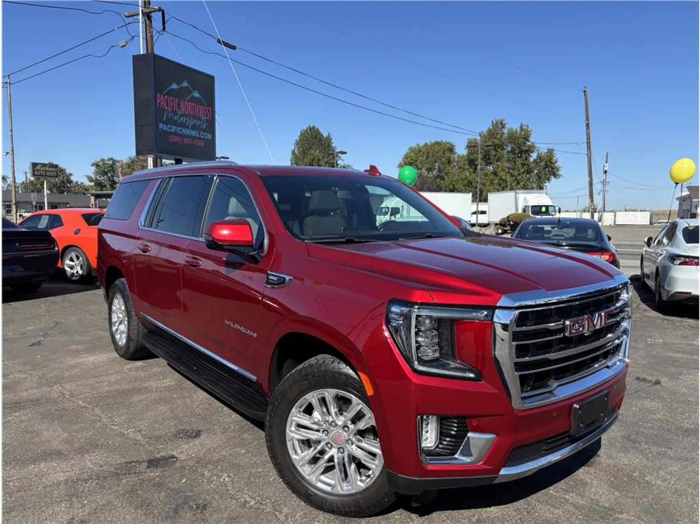 2021 Red /No Color GMC Yukon XL (1GKS2GKD4MR) with an V8, EcoTec3, 5.3 Liter engine, Automatic, 10-Spd w/Overdrive transmission, located at 607 W Columbia Drive, Kennewick, WA, 99336, (509) 987-1069, 46.216743, -119.126404- Photo#5