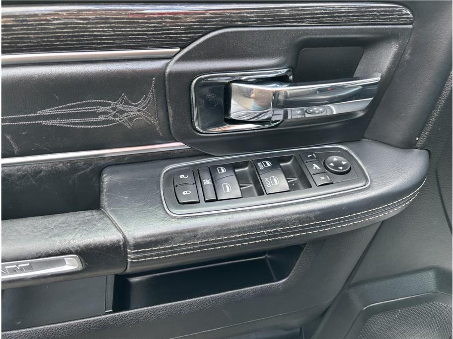 2018 Black /No Color Ram 1500 Crew Cab (1C6RR7PT2JS) with an V8, HEMI, 5.7 Liter engine, Automatic, 8-Spd transmission, located at 607 W Columbia Drive, Kennewick, WA, 99336, (509) 987-1069, 46.216743, -119.126404- Photo#12